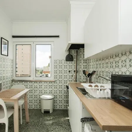 Apartman - Cost - Airport - Subway