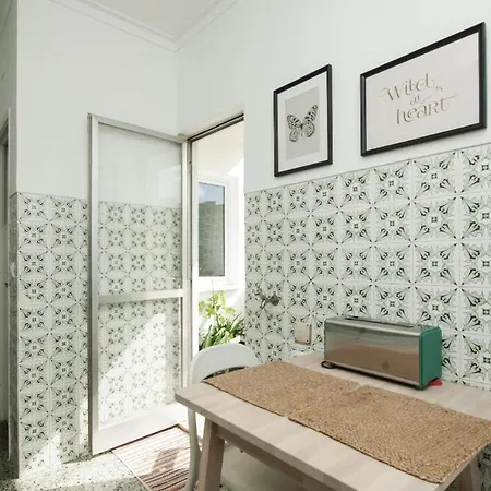 - Cost - Airport - Subway Apartman Lisboa